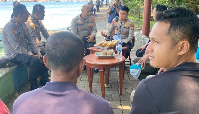 Jumat Curhat On The Spot di Pulau Pramuka, Kapolres Kepulauan Seribu Ajak Warga Jadi Mitra Aktif Jaga Kamtibmas