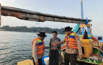 Jakarta On The Spot, Satpolairud Polres Kepulauan Seribu Sosialisasikan Layanan Polisi 110 dan Ajak Nelayan Tolak Alat Tangkap Terlarang