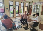 Jakarta On The Spot di Pulau Kelapa, Bhabinkamtibmas Imbau Warga Waspadai Hoaks dan Jaga Kamtibmas