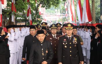 Kapolres Kepulauan Seribu Hadiri Upacara HUT ke-81 RI dan Festival Pulau Seribu di Pulau Pramuka