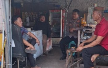 Jakarta On The Spot di Pulau Tidung, Bhabinkamtibmas Imbau Warga Tak Mudah Percaya Hoaks dan Kenalkan Polisi 110