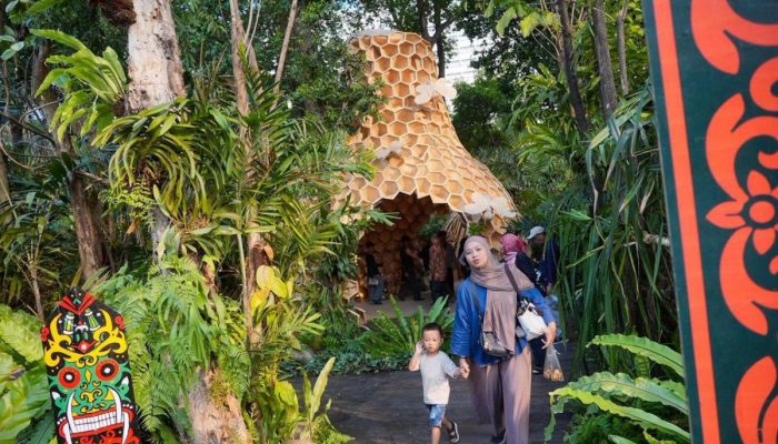 Pemkot Jakut Kenalkan Ekoregion Pulau Kalimantan di Flona 2026