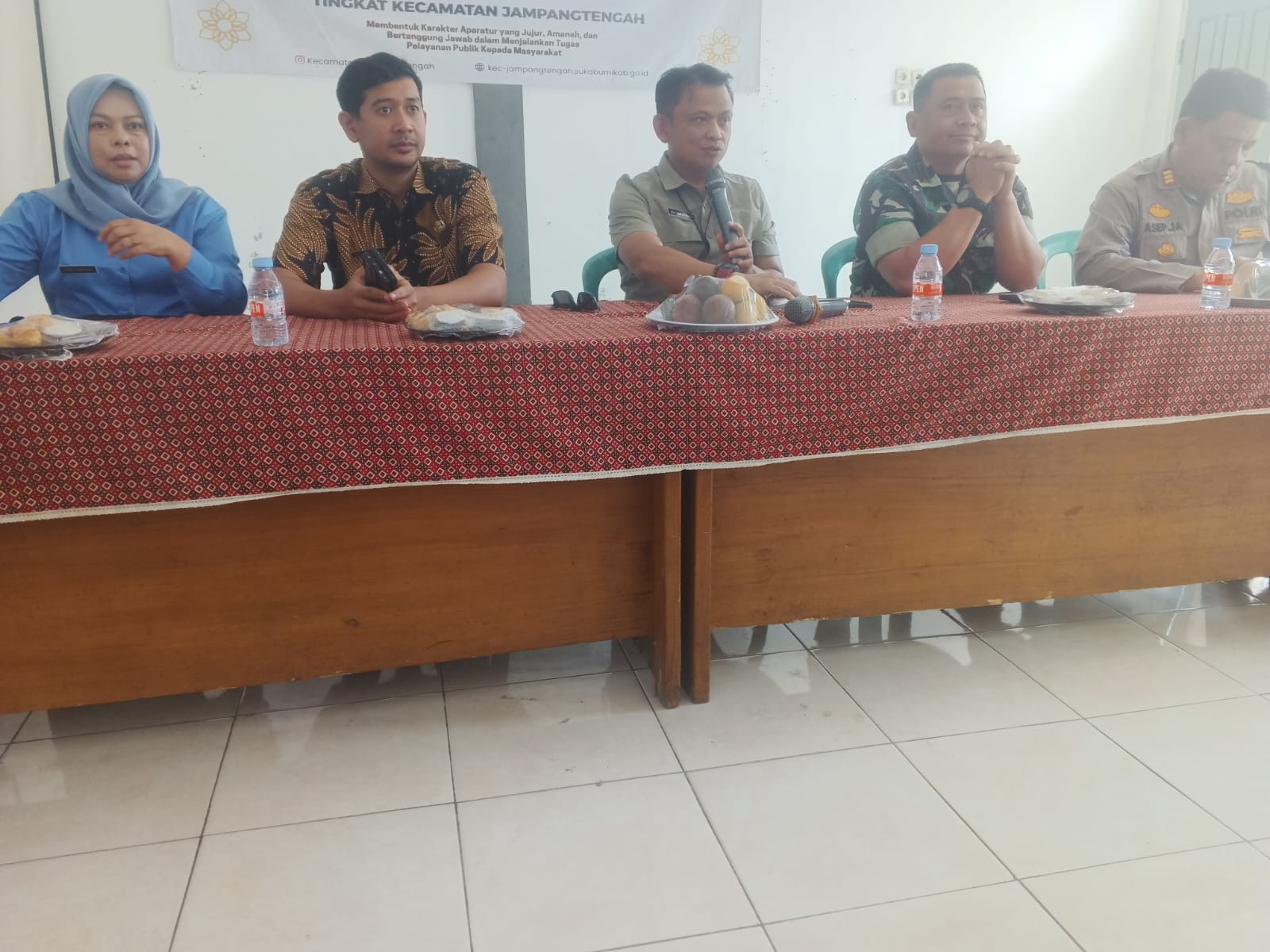 Pelaksanaan Rapat Koordinasi di Aula Kecamatan Jampangtengah, jelang Festival Bonsai 2026 di Alun-alun Bojonglopang