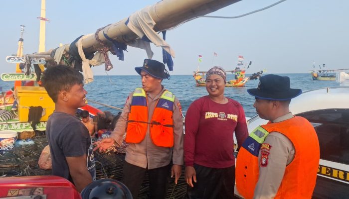 Jaga Jakarta, Satpolairud Polres Kepulauan Seribu Patroli Nelayan dan Sambangi Penjaga Pulau Sosialisasikan Layanan Polisi 110