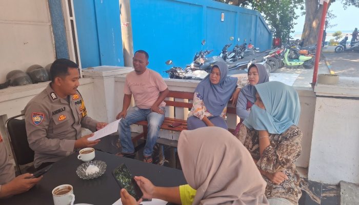 Jaga Jakarta di Pulau Tidung, Bhabinkamtibmas Sosialisasikan Layanan Polisi 110 Gratis 24 Jam