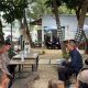 Jumat Curhat di Pulau Pramuka, Kapolres Kepulauan Seribu Sosialisasikan Layanan Polisi 110 dan Bahaya Hoaks